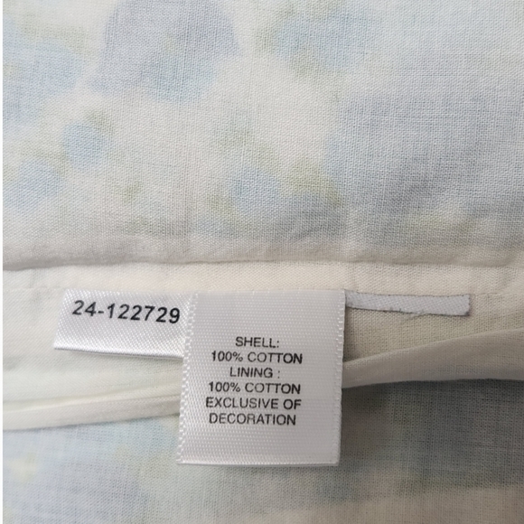 Gorgeous 😍 Floral Top - Picture 3 of 8